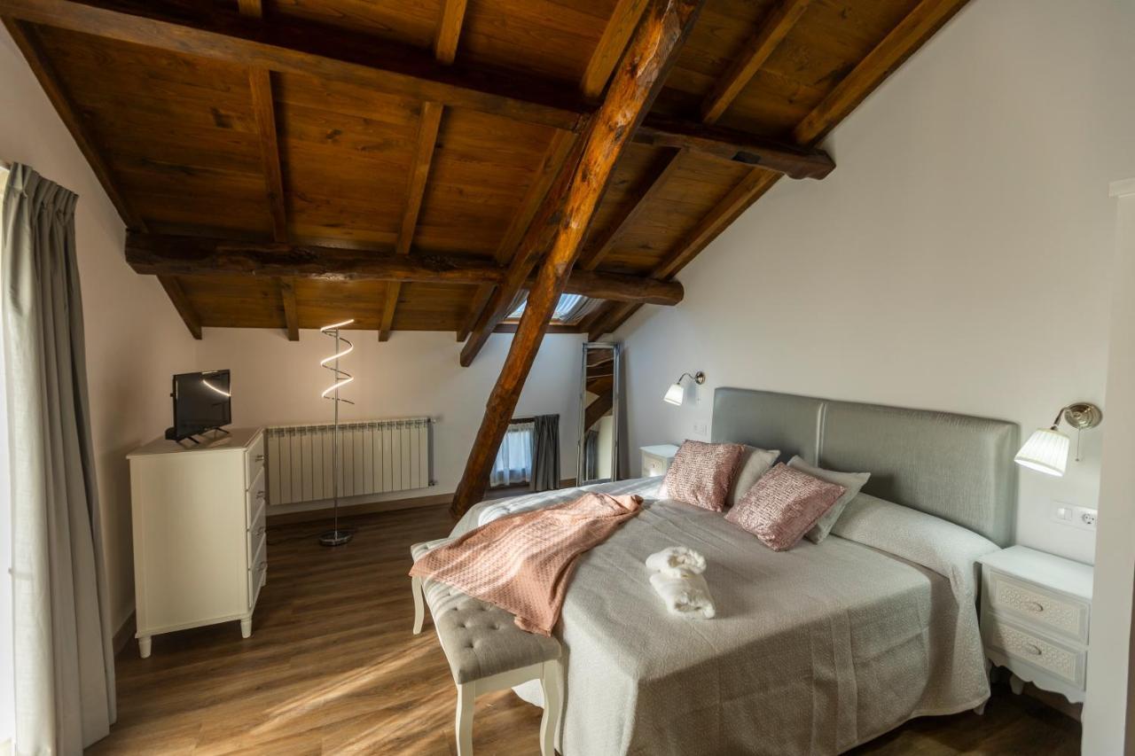 Apartamentos Casona Del Campo Навия Экстерьер фото